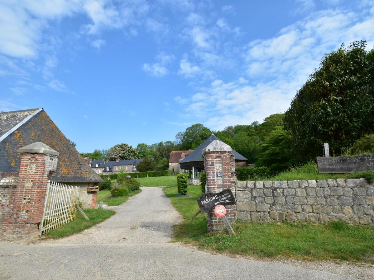 Classic Cottage In Le Bourg-Dun With Garden Bagian luar foto